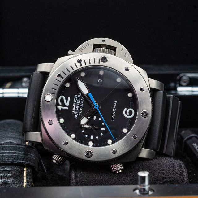 Panerai Luminor Submersible PAM00614 Image 2